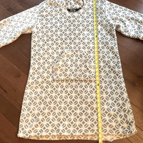 Soft & Cozy Company Hooded Blanket Fleece Hoodie - Picture 8 of 9